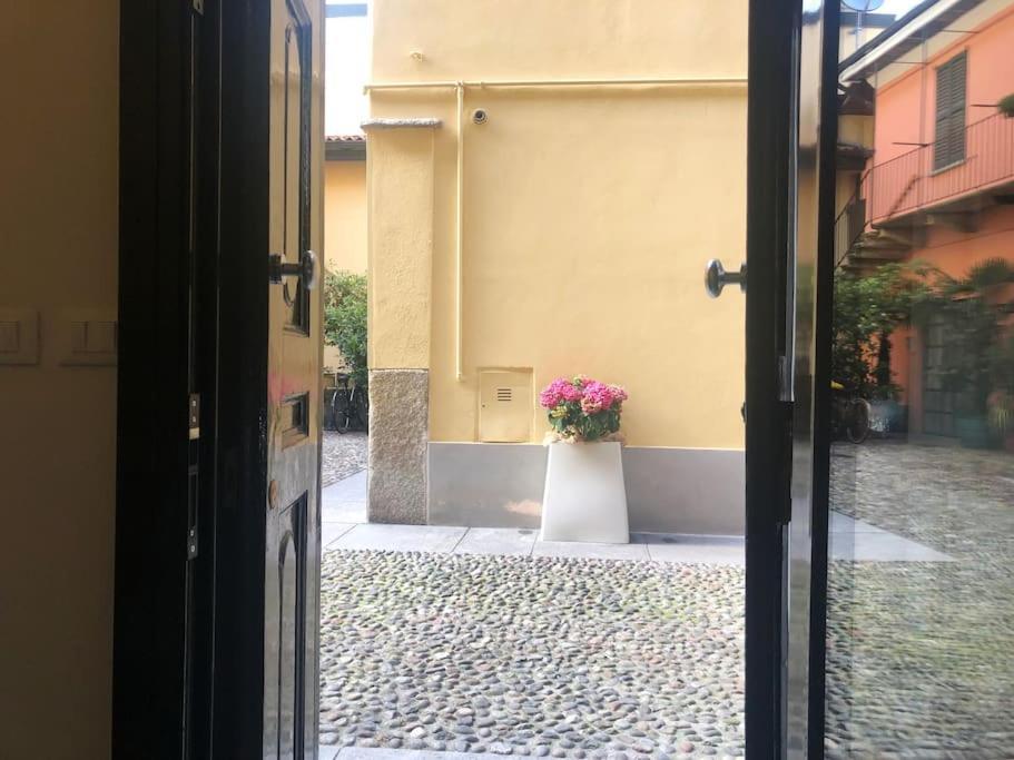Cozy Loft Navigli, Close To Duomo And Bocconi - Italy Flat Vacation Milan Exterior photo
